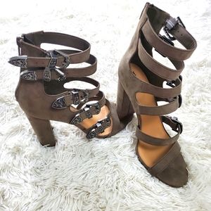 Stappy heel